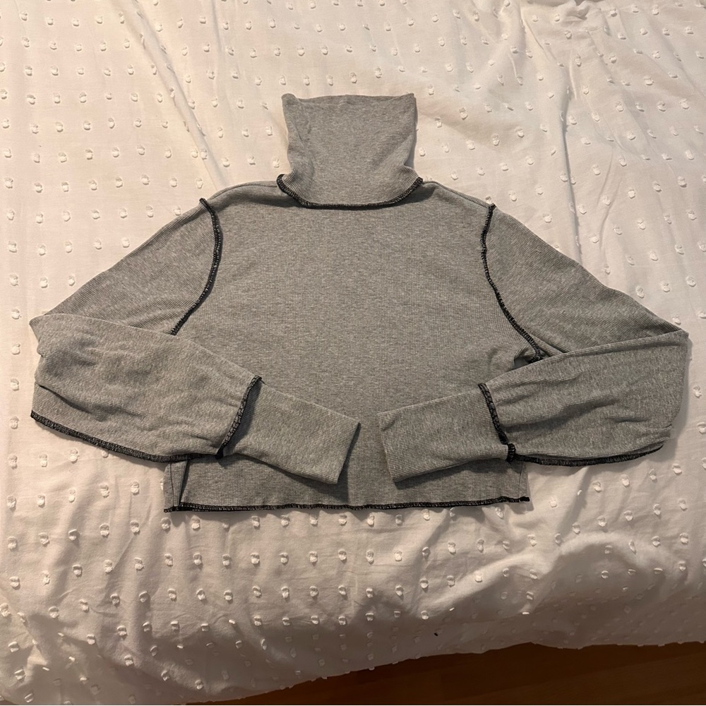 Cropped Turtleneck